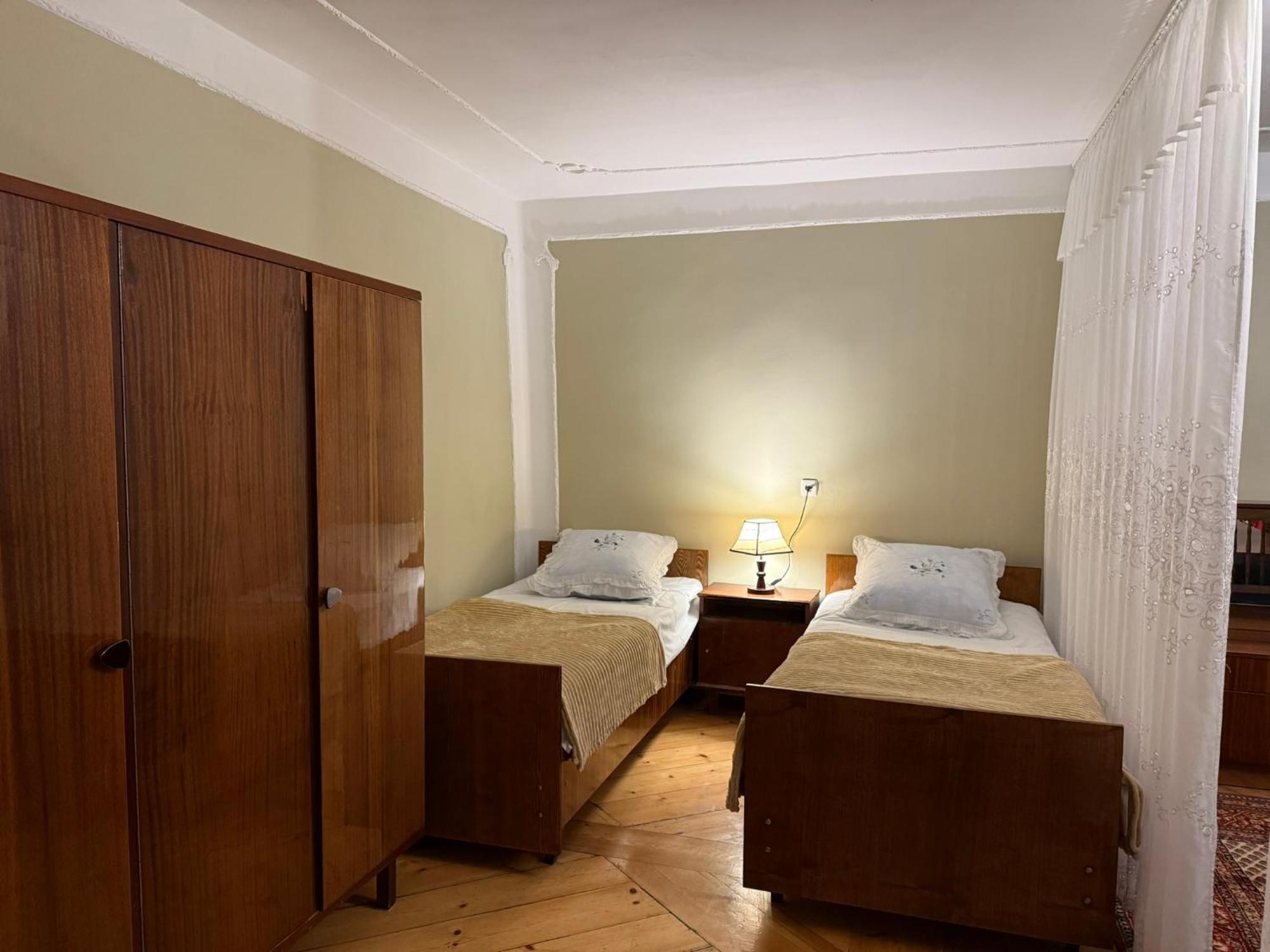 Guest House T&N Koutaïssi Extérieur photo